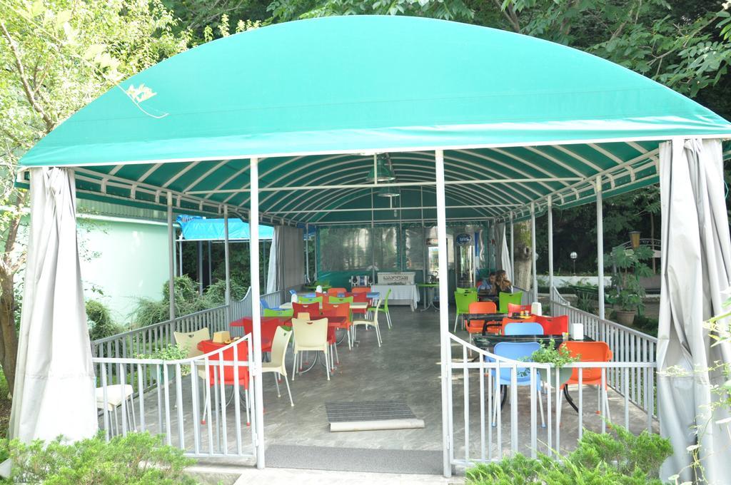 Hotel Captain Gonio Esterno foto