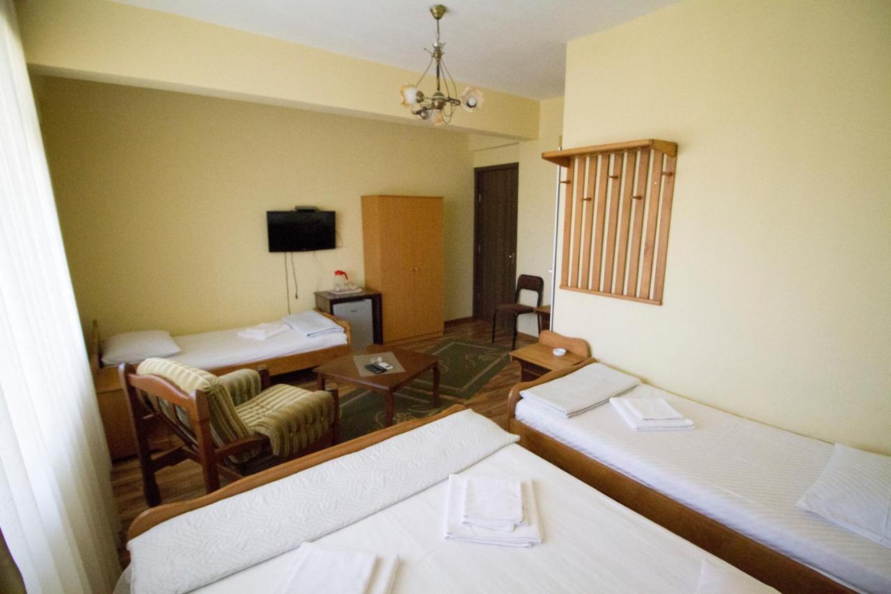 Hotel Captain Gonio Esterno foto