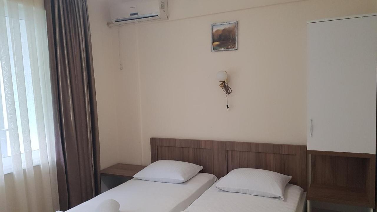 Hotel Captain Gonio Esterno foto
