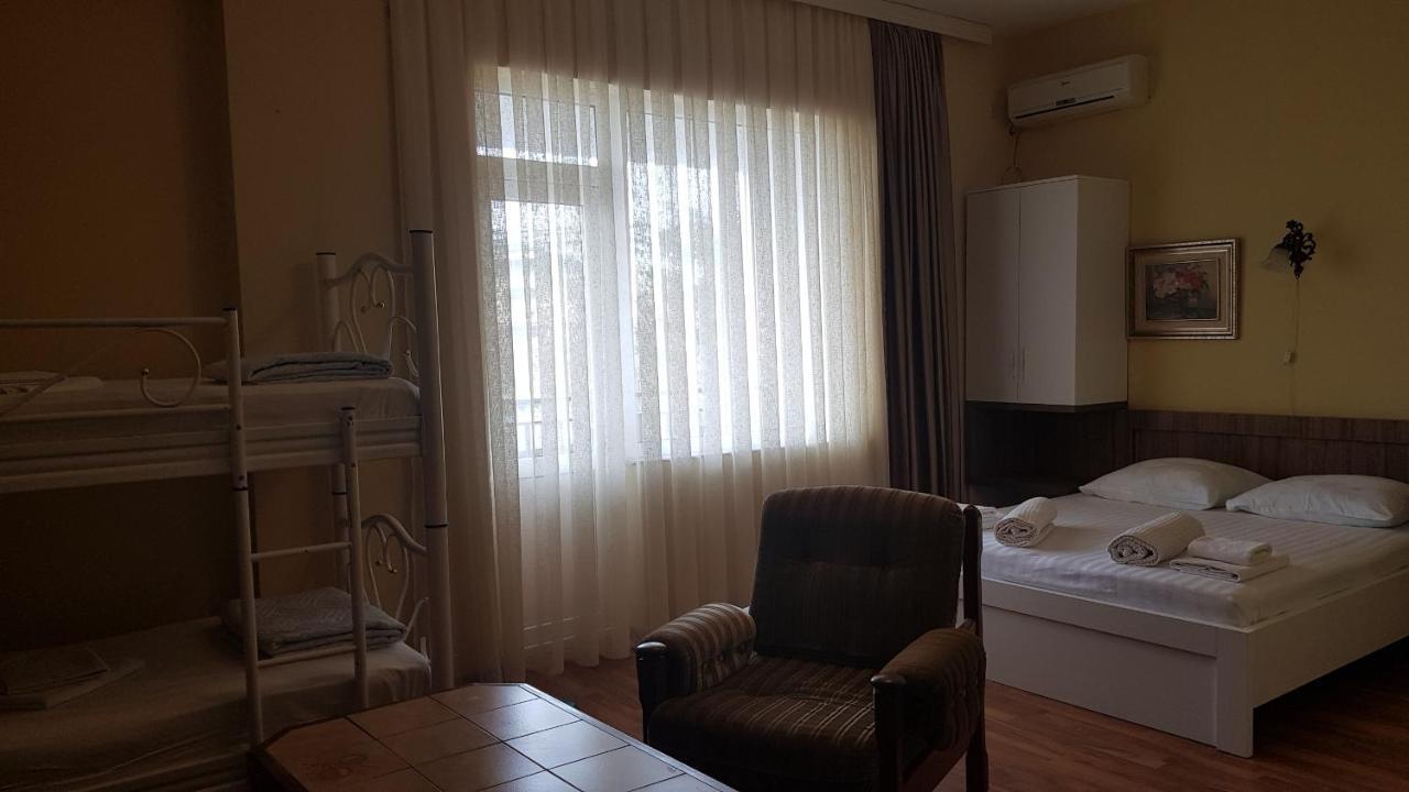 Hotel Captain Gonio Esterno foto
